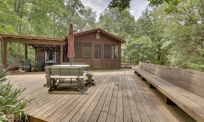 Carrollton Cabin | Peaceful Carrollton Retreat w/Deck & Fire Pit!
