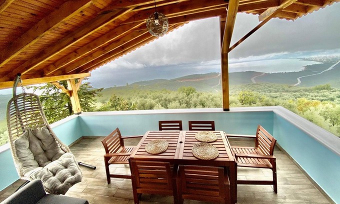Orhangazi Villa | Peaceful Chalet with Nature View in Iznik, Bursa