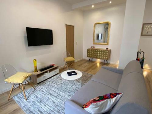 Antibes Old Town Apartment | Peaceful City Centre Apt- 5B Soleau-StayInAntibes