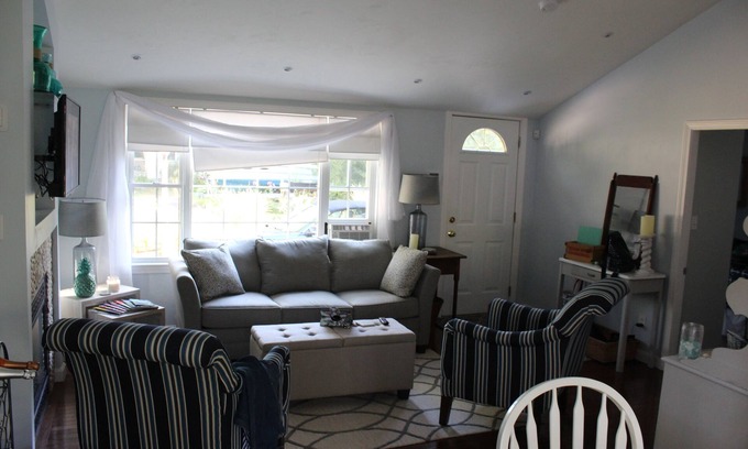East Falmouth House | Peaceful Cottage with relaxing vibe in family friendly neighborhood