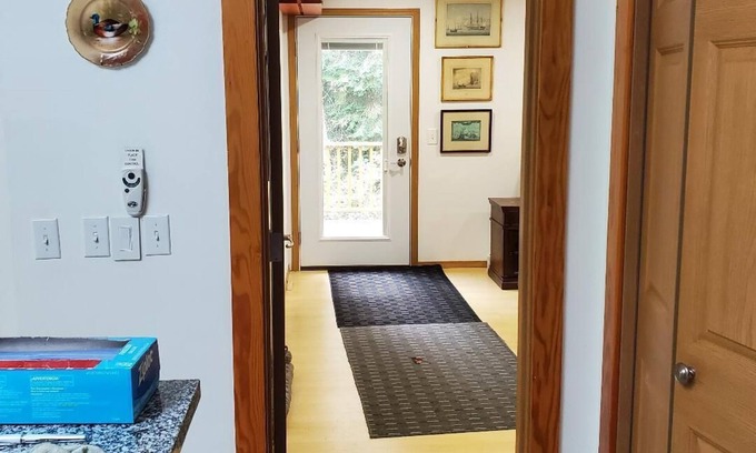 Duvall House | Peaceful Dog-Friendly Home on 10 Acres with Office, Porch & Laundry