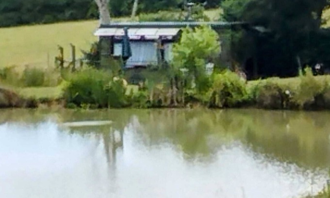 Hadlow Down Apartment | Peaceful en-suite cabin all mod cons. Close to and overlooking our fishing lake.