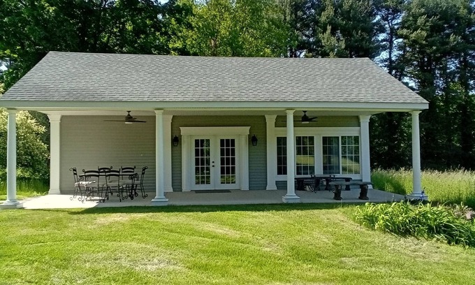 Wallingford Apartment | Peaceful farm area, on the reservoir, near vineyards