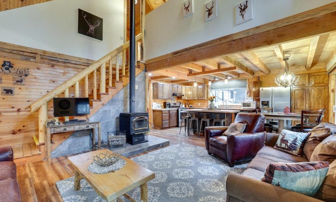 Garden Valley House | Peaceful Garden Valley Cabin with Private Deck!