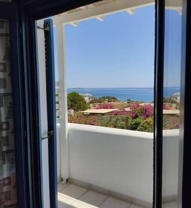 Ampelas Apartment | Peaceful getaway for 2 - amazing sea view/sunbeds!