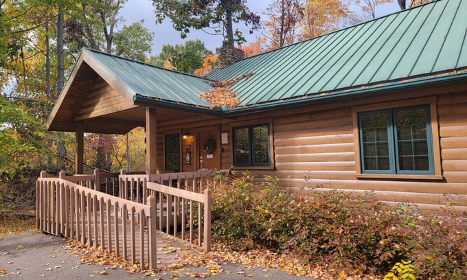 Millersburg Cabin | Peaceful Getaway With Dining & Exploring