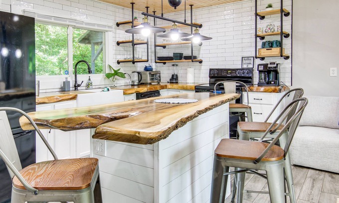 Hendersonville House | Peaceful Hendersonville Home w/ Forest Views
