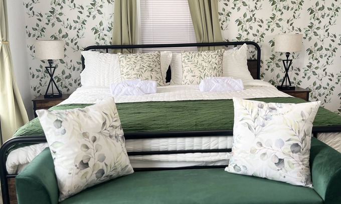 Hazleton Apartment | Peaceful home away from home in Hazleton PA. Close to many attractions.