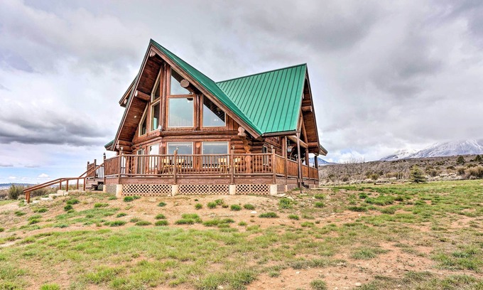 La Sal Cabin | Peaceful La Sal Cabin w/ Fire Pit & Mtn Views