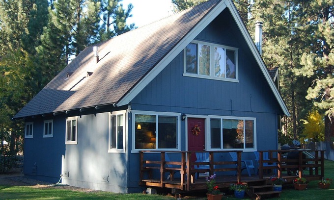 Highland Woods Ski Chalet | Peaceful little chalet tucked in to the Highland Woods