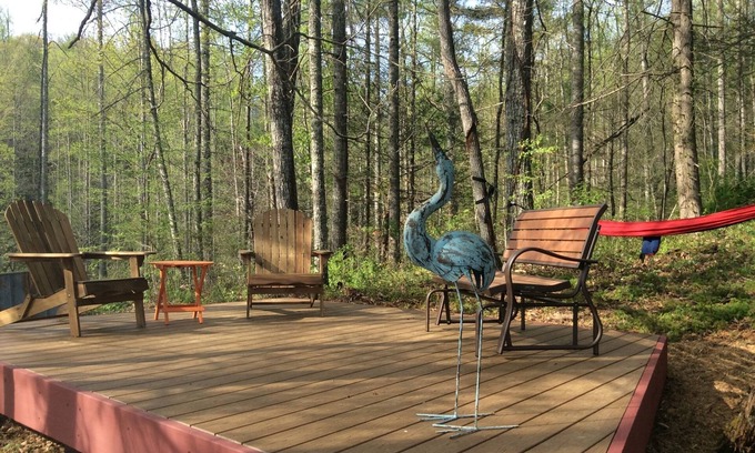 Mars Hill Cottage | Peaceful mountain modern cottage near Mars Hill & Asheville, river view - access