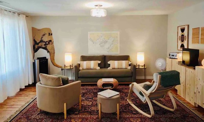 Brentwood-Darlington House | Peaceful, newly renovated home away from home