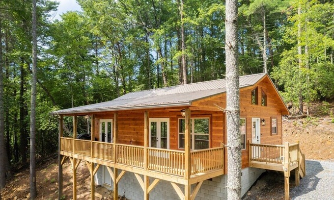 Murphy Cabin | Peaceful Pines Cabin