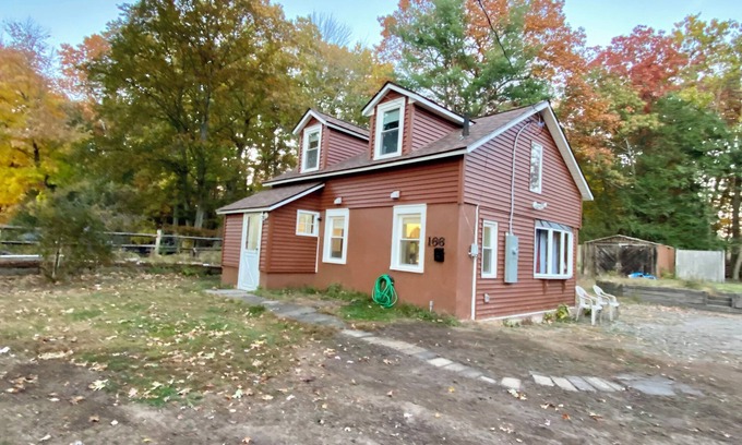 Simsbury Center House | Peaceful & Private house in charming Simsbury. No pets