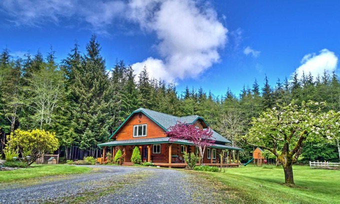 Forks House | Peaceful Retreat on 10 Acres Less Than 7 Miles to La Push