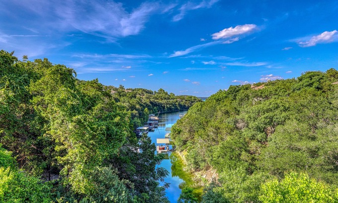 Lakeway House | Peaceful retreat on Lake Travis with amazing views near wineries & distilleries