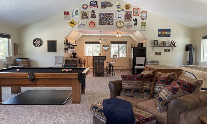 Conifer Mountain and Meadows Apartment | Peaceful Rustic Mountain Entertainment Studio