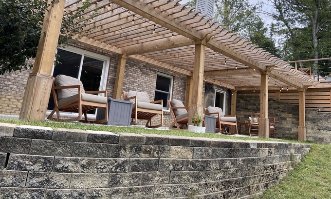 Gnaw Bone House | Peaceful Secluded Home near Brown County Indiana on 5 beautiful acres with Pond