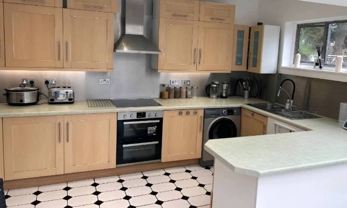 Streatham Hill Apartment | PEAK COMFORT! 1 Bedroom Apartment in Thornton T4
