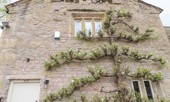 Barnoldswick Cottage | Pear Tree Cottage at Hey Farm