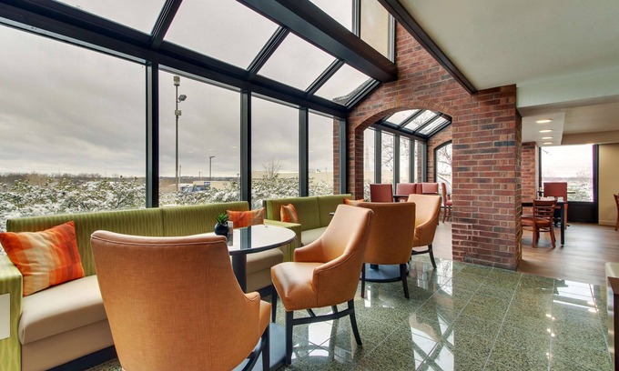 Arnold Hotel | Pear Tree Inn St. Louis Arnold