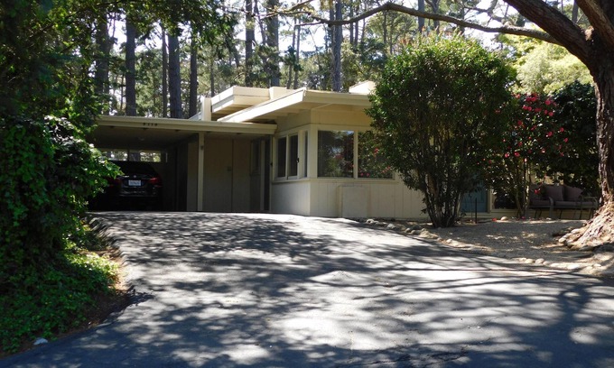 Del Monte Forest House | Pebble Beach Quiet Getaway