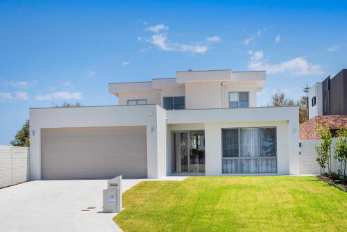 Geographe House | Pebbles by the Sea