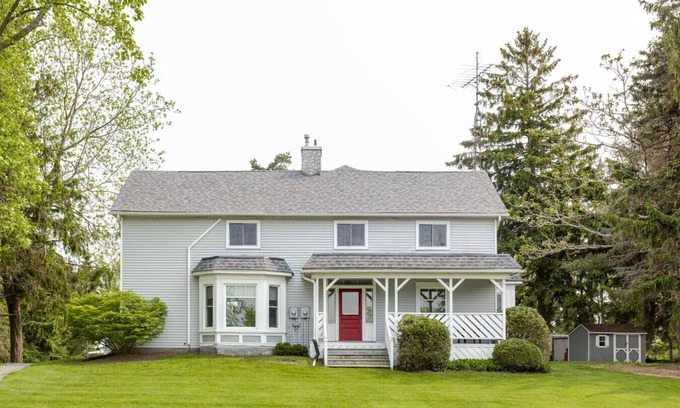 Prince Edward House | PEC Waterview Getaway