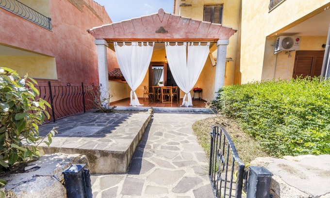 Luddui Apartment | Pedra De Oro 2 - Two Bedroom and Veranda!