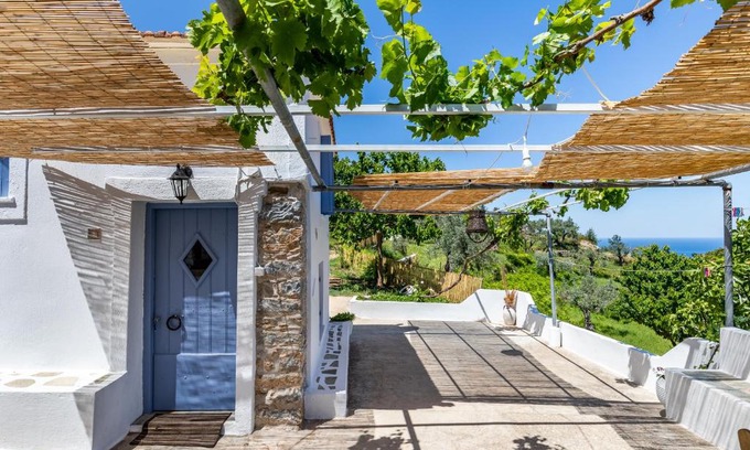 Skopelos House | Pefkias Tiny Cottage