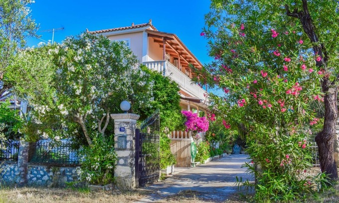 Fiolitis Apartment | Pefkouli Farm House - 2bedroom apartment on 1st floor.
