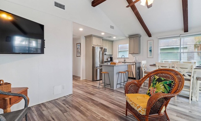 Jamaica Beach Cottage | Peggy's Hideaway
