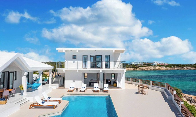 Blowing Point Villa | Pelican Bay Villa - A Pristine New Remodel