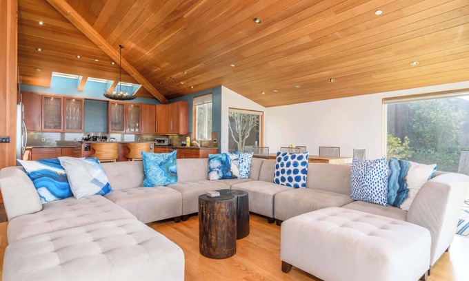 Sea Ranch House | Pelican's Landing | Amazing Views & Hot Tub!