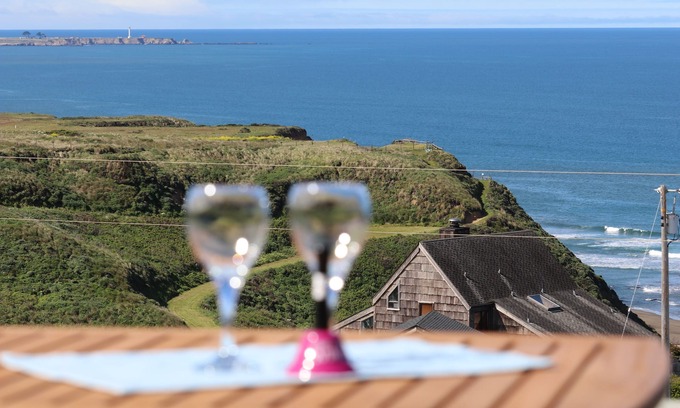 Manchester House | PELICAN VIEW WITH A SENSATIONAL 180 DEGREE OCEAN VIEW, LARGE EXPANSIVE DECK