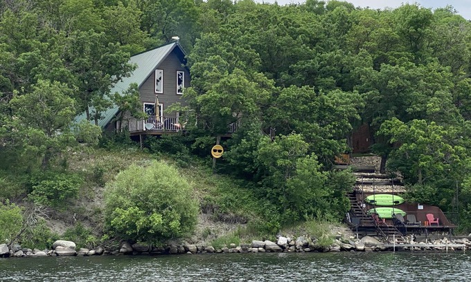 Belmont Cabin | PELICANS NEST Family or couples get away with hot tub on the water