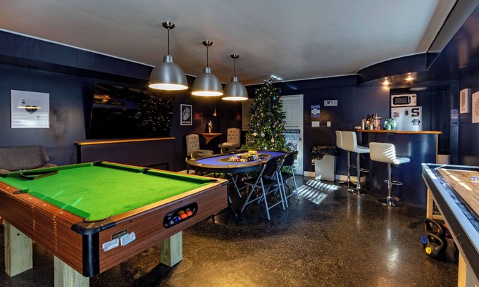 State College House | Penn State Retreat - walkable 4 b/2 b with game room