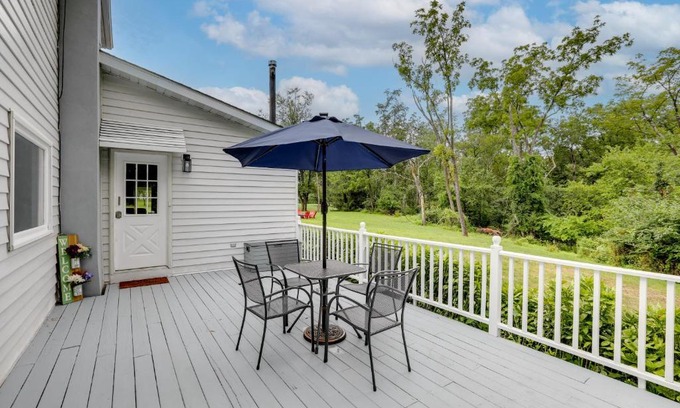 Pennington House | Pennington Home with Deck about 9 Mi to Princeton!
