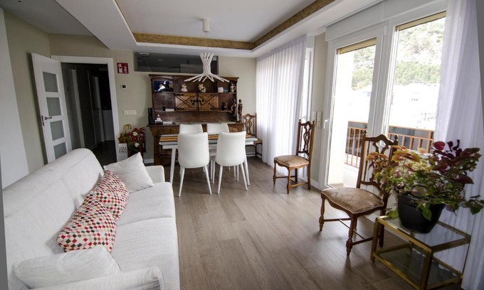 Estella House | Pensión Ibai Ega
