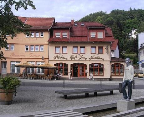 Ruhla House | Pension Jung, Bäckerei-Konditorei & Café
