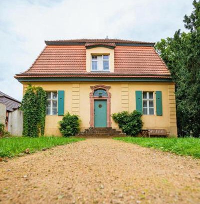 Osterburg Bed & Breakfast | Pension - Kavaliershaus Krumke