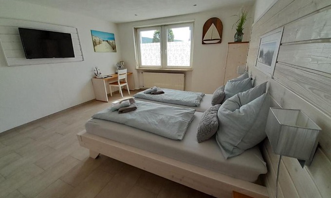 Woerth am Main House | Pension Zweite Heimat