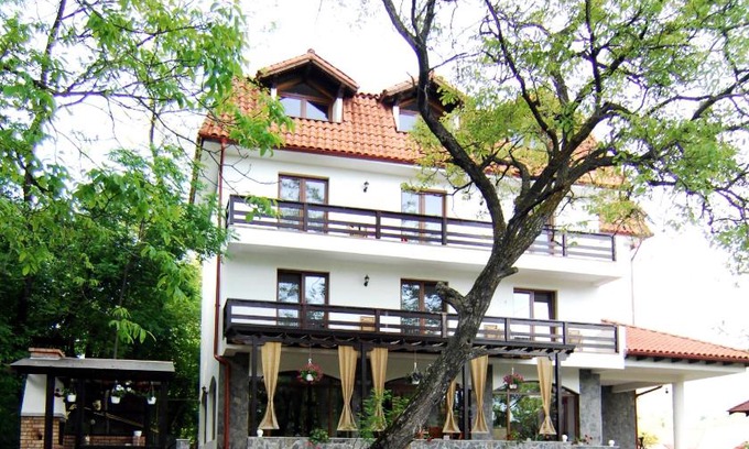 Comarnic House | Pensiunea Comarnic-Moisa
