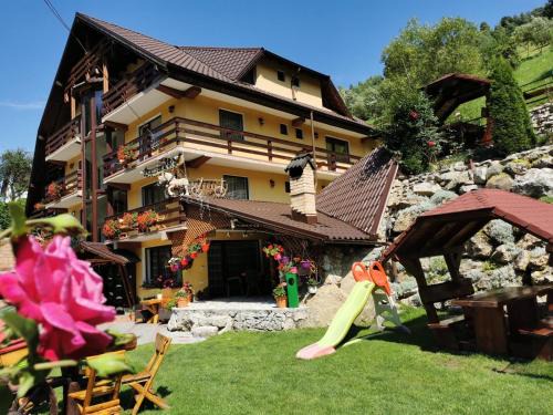 Moieciu de Jos House | Pensiunea Denisa Preda