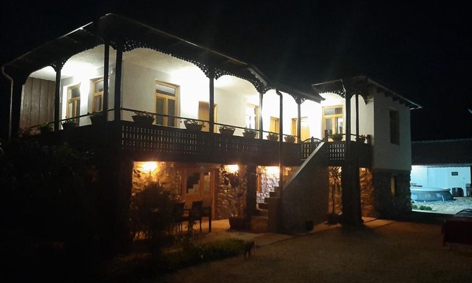 Stanesti House | Pensiunea Ika