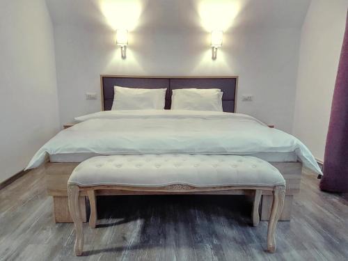 Barnova House | Pensiunea Mirage