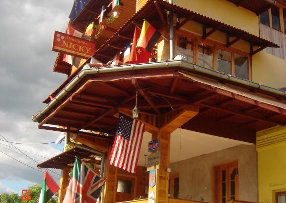 Oestii Paminteni House | Pensiunea Nicky