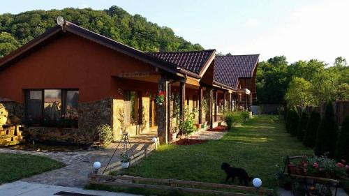 Sebis House | Pensiunea Raiul Munților