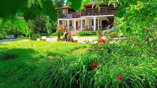 Teliucu Inferior House | Pensiunea Valea Cernei