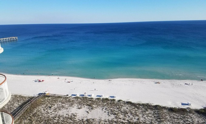 Navarre Beach Condo | PENTHOUSE 17th floor w. free Beach Service (chairs/umbrella) included!